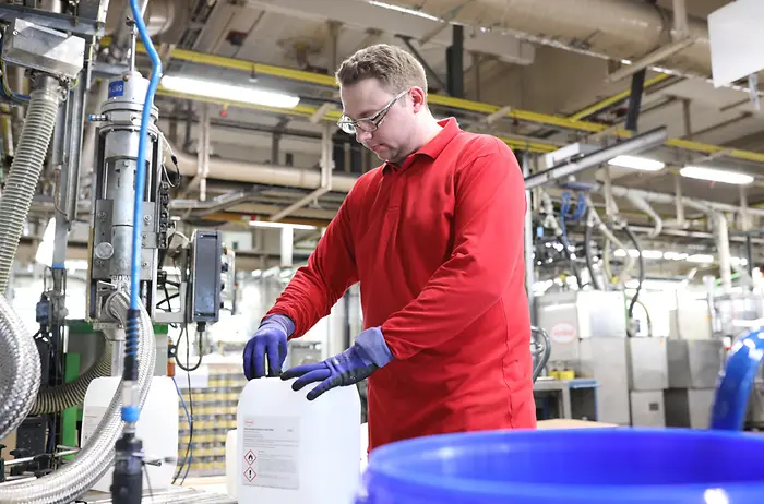 Henkel spendet rund 50.000 Liter Desinfektionsmittel