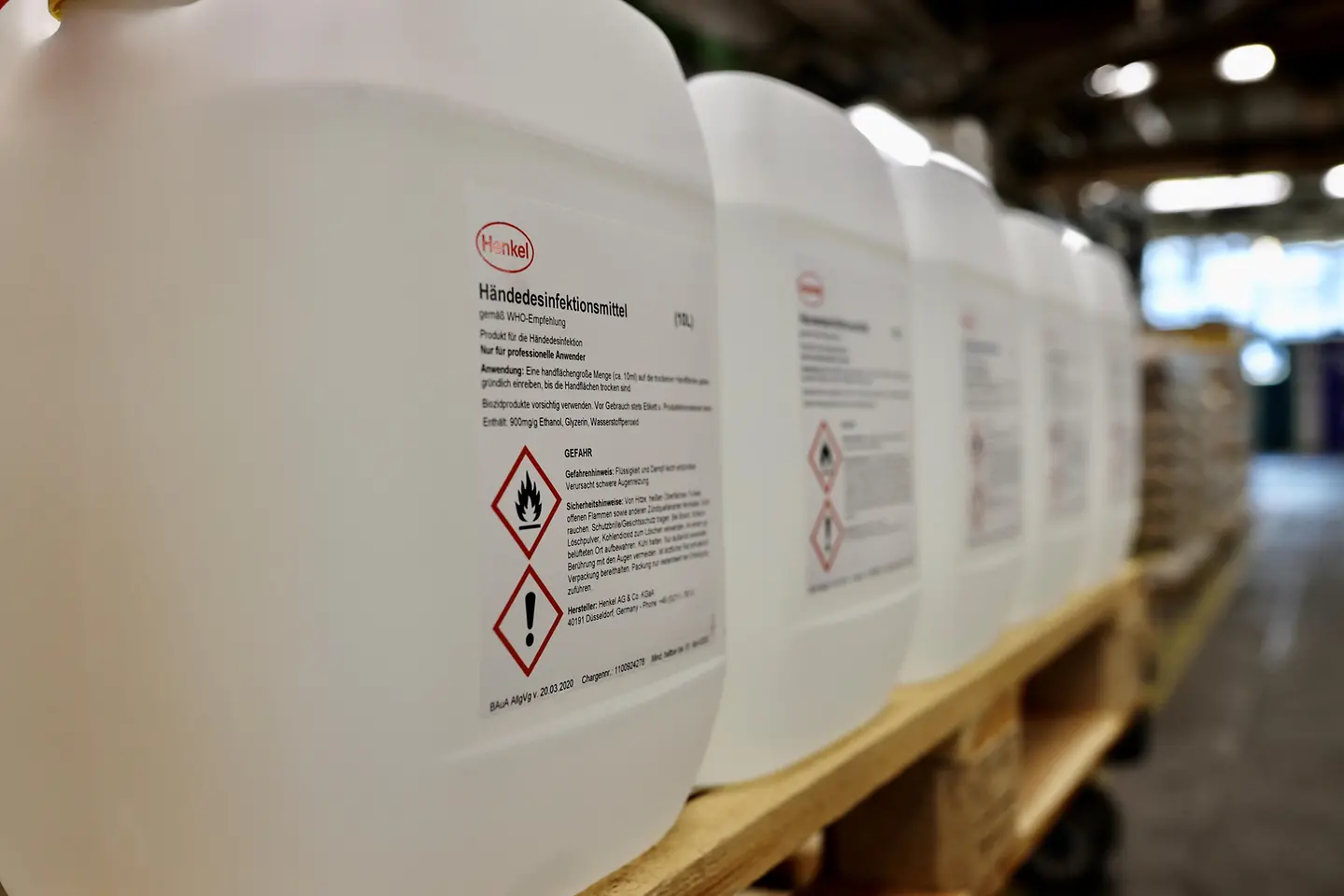 Henkel spendet rund 50.000 Liter Desinfektionsmittel