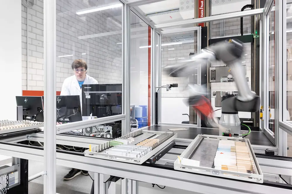 Automated labs in the Adhesive Technologies Inspiration Center