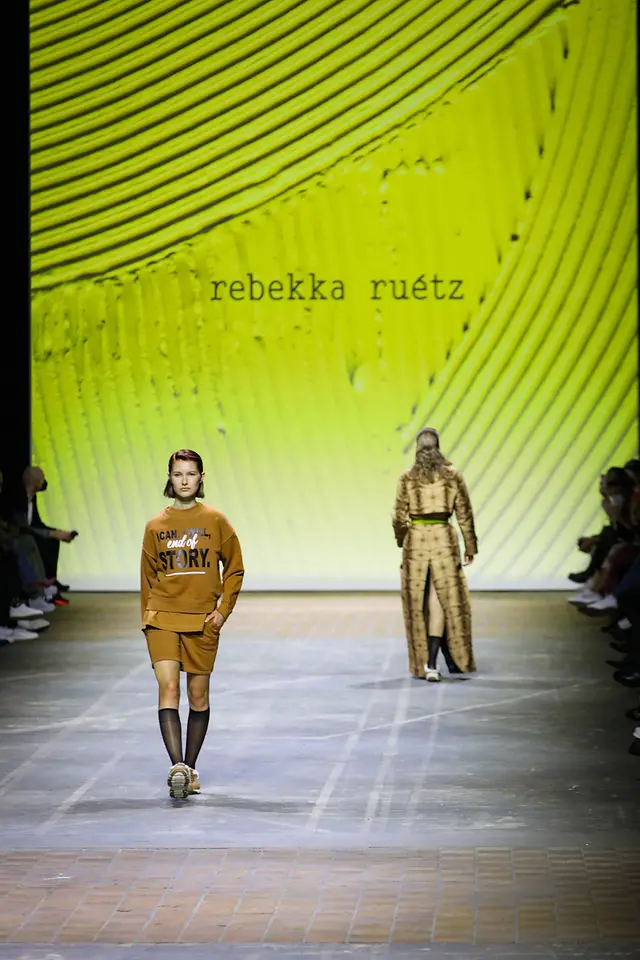 SYOSS FashionWeek 2022 – Rebekka Ruétz Fashionshow