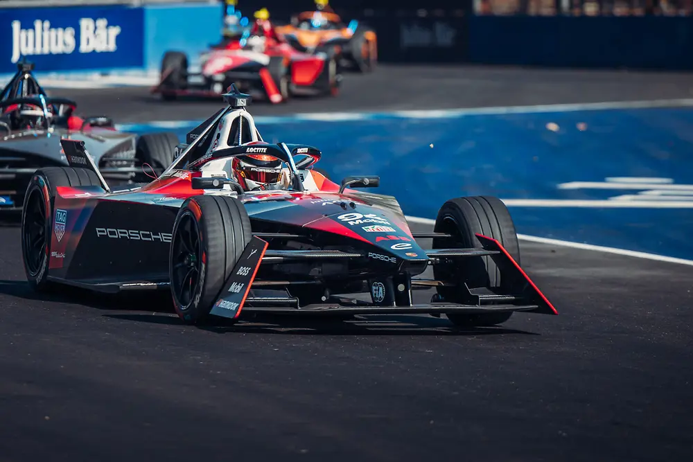 Porsche-Rennwagen bei der Formula E 