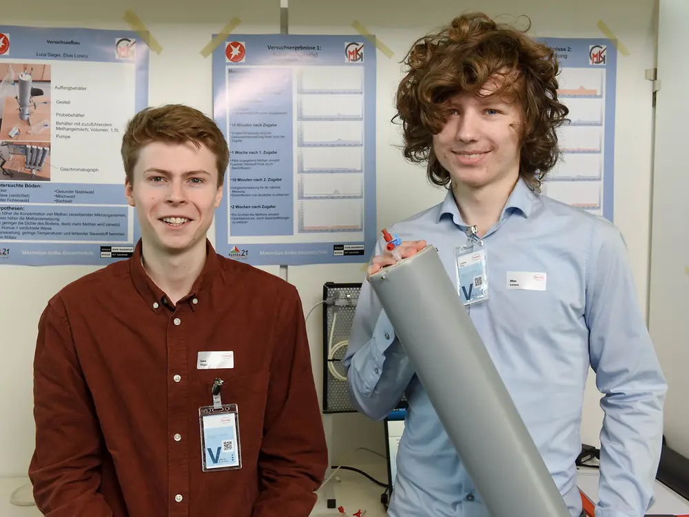 
Experimenteller Nachweis des Methanabbaus in Böden/ Umsetzung in der Schule, Luca Sieger und Elias Lorenz von der Maximilian-Kolbe-Gesamtschule in Saerbeck