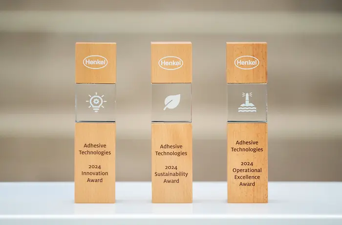 
Henkel Adhesive Technologies hat seine Supplier Awards 2024 an BASF (Kategorie ‚Nachhaltigkeit‘) und Wanhua (Kategorien ‚Innovation‘ & ‚Operational Excellence‘) verliehen. 