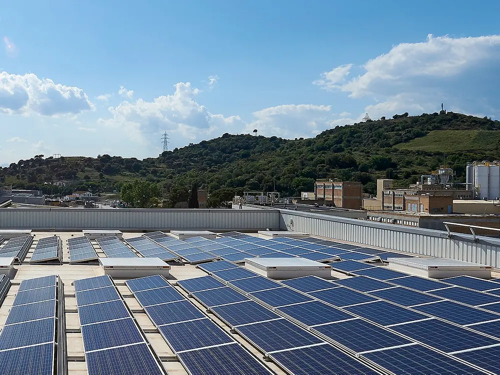 Dank eines ganzheitlichen Konzepts für Nachhaltigkeit wird die Anlage als erstes Produktionsgebäude in Spanien überhaupt die goldene DGNB Zertifizierung erhalten